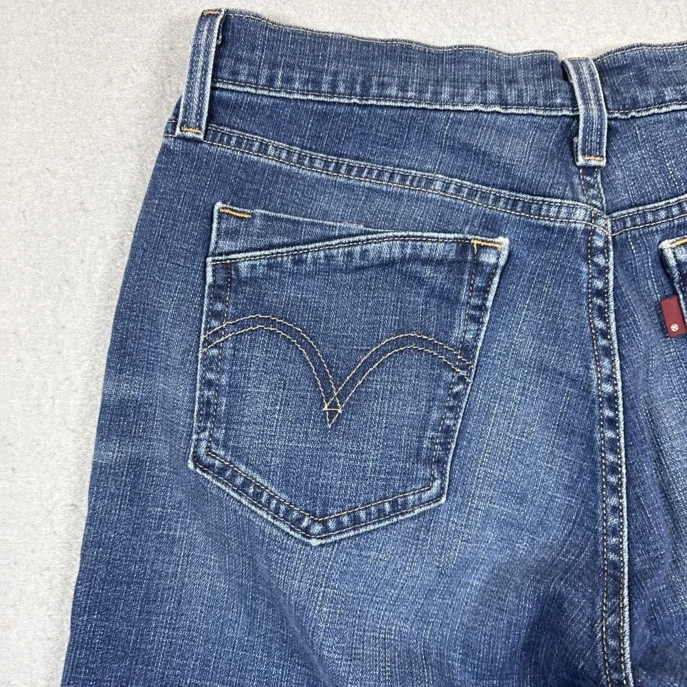 Levis‎ women's denim blue jeans capris sz. 8 cuffed hems stretch Cotton pockets
